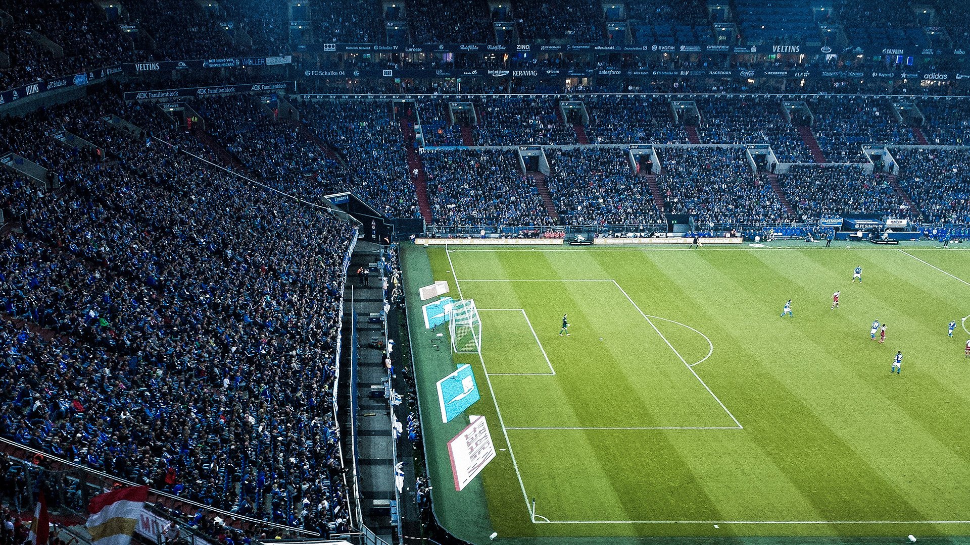 战术演变：教练如何根据比赛局势调整阵型？，比赛前教练在排兵布阵时的想法是